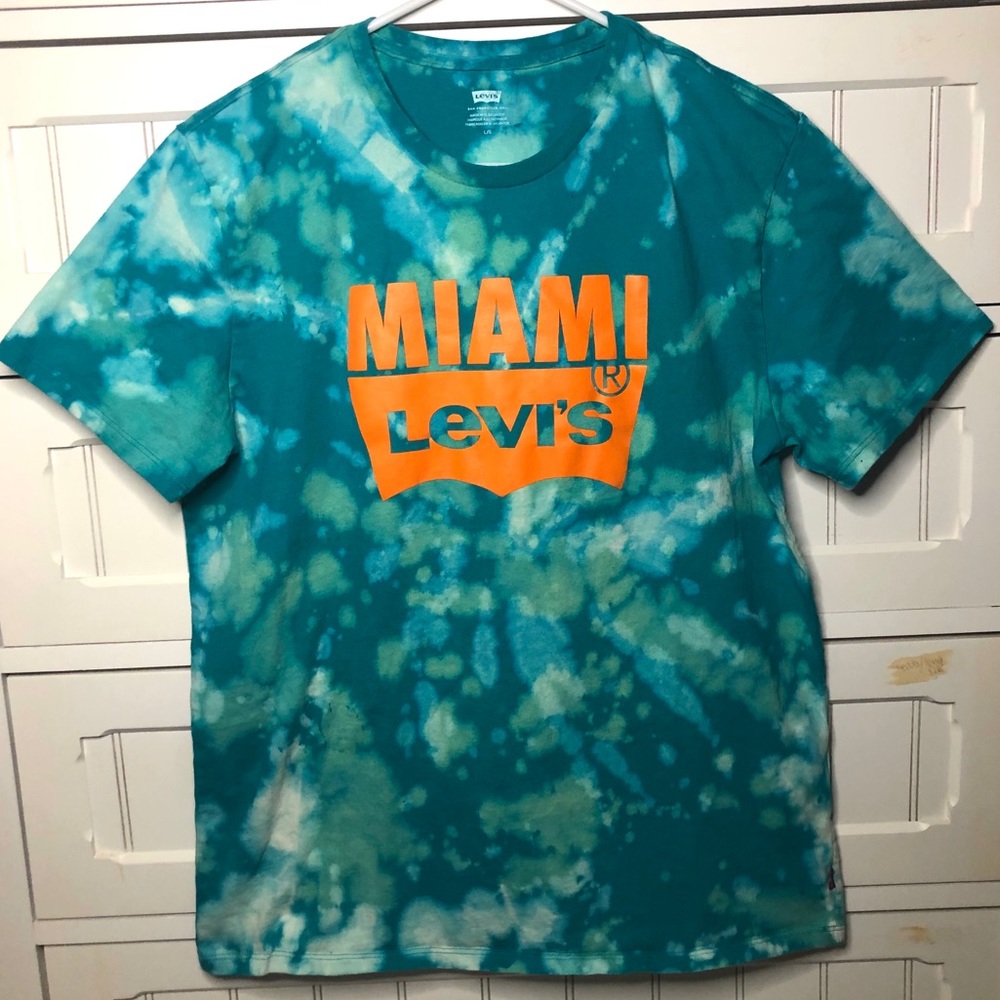 Miami Levi’s teal bleached t-shirt